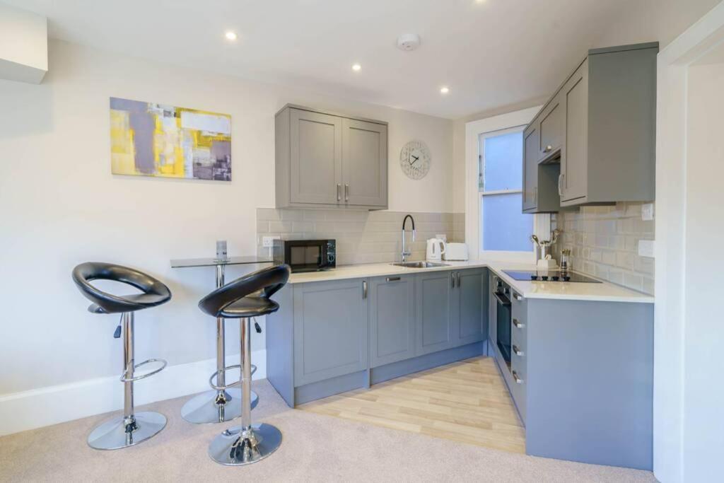 Upper Thames & Lower Thames - Stunning Apartments Хенли-на-Темзе Экстерьер фото